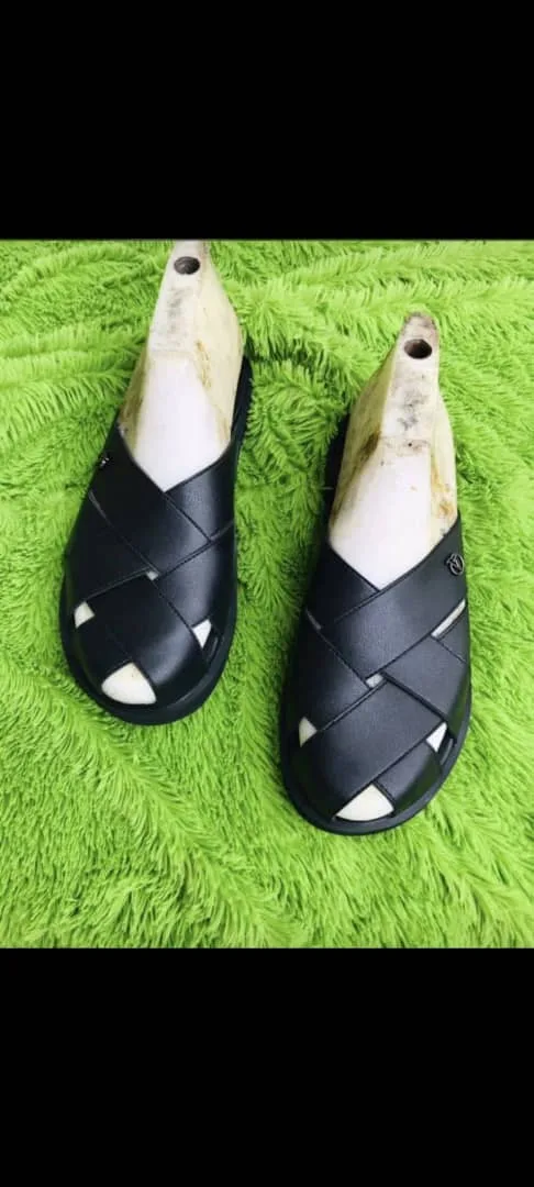 Men's Criss-Cross Design Palm - Image 1