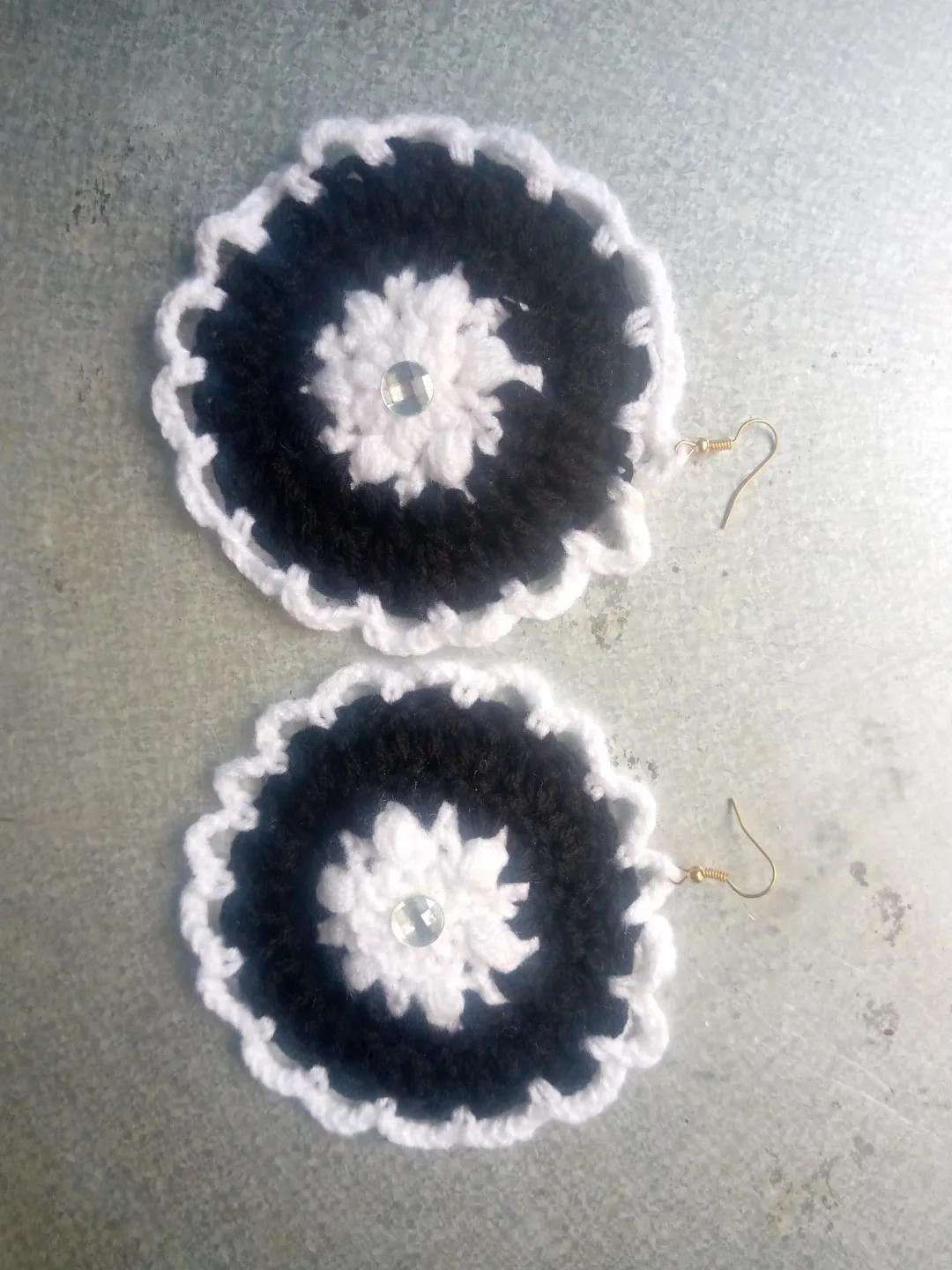 Crotchet round earrings - Image 1