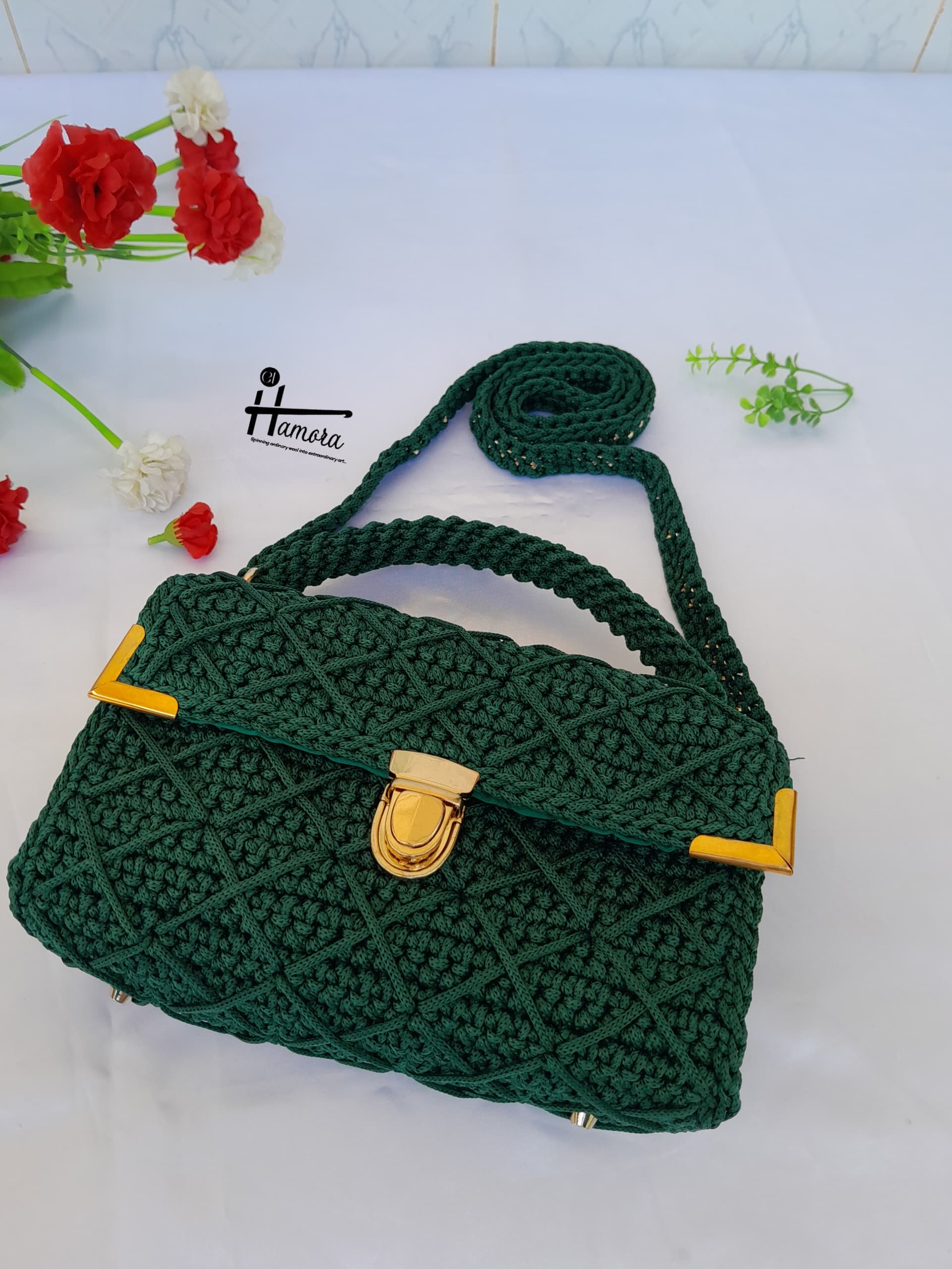 Crotchet clutch